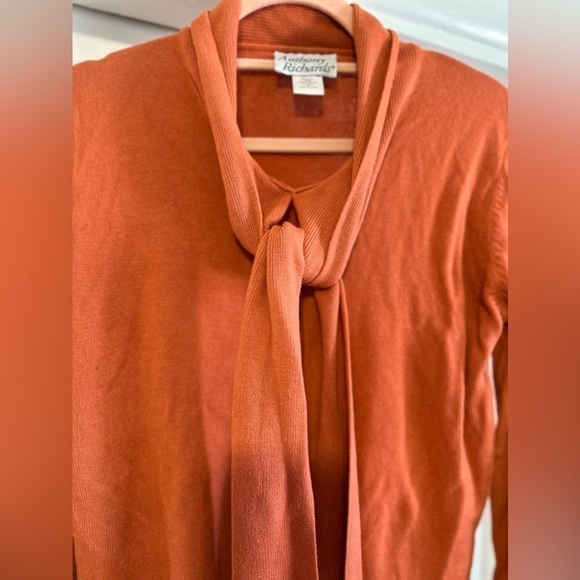 Women's Anthony Richards Tie Front Sweater - Picture 5 of 12